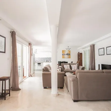 Villa Costanera In Marbellac