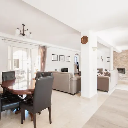 Costanera In Villa Marbellac