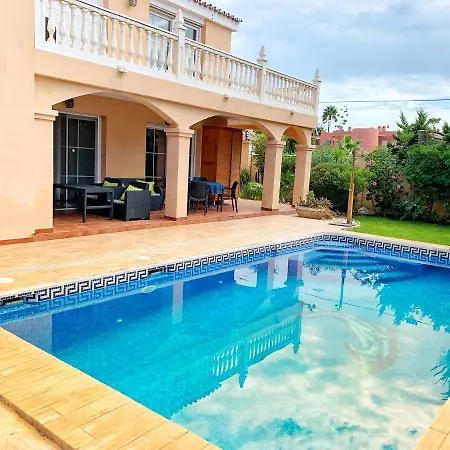 Villa Costanera In *