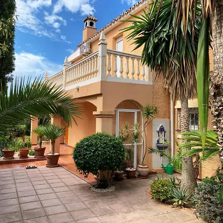 Villa Costanera In Marbella