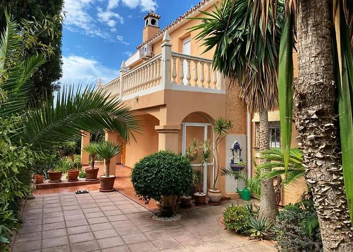 Villa Costanera In Marbella